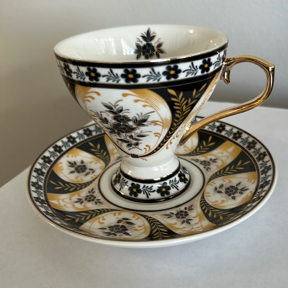 Grace’s Tea-ware Set